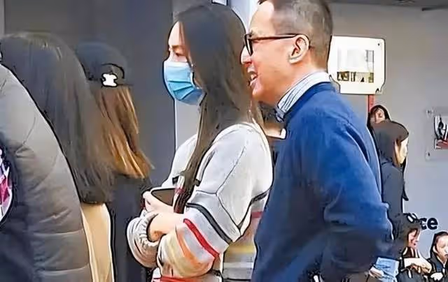 長子兢兢業業幹活,幼子情史一段又一段,李嘉誠家產分配偏心嗎