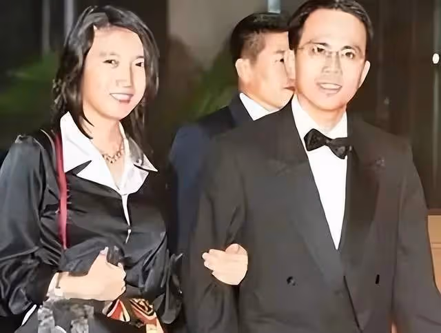 長子兢兢業業幹活,幼子情史一段又一段,李嘉誠家產分配偏心嗎