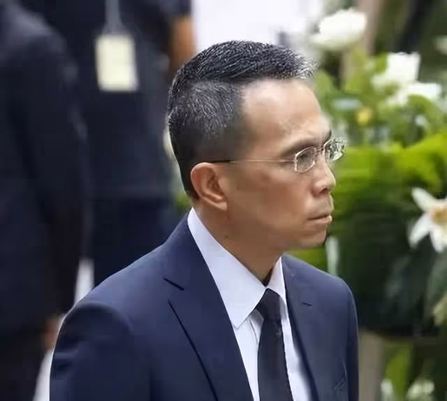 長子兢兢業業幹活,幼子情史一段又一段,李嘉誠家產分配偏心嗎
