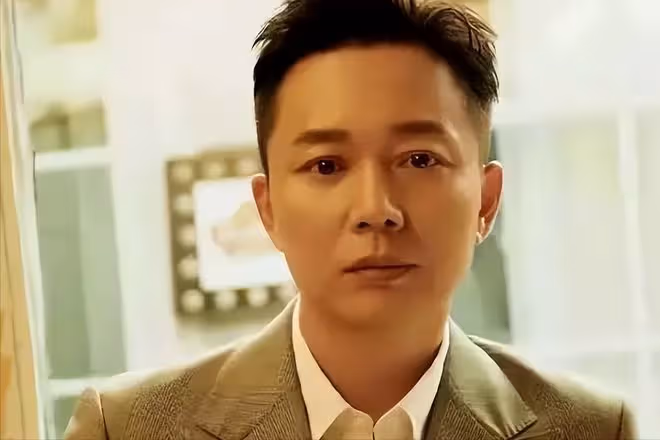 演員劉奕君：帶著兒子再婚，中年得女後，與兒子一起將她寵成公主