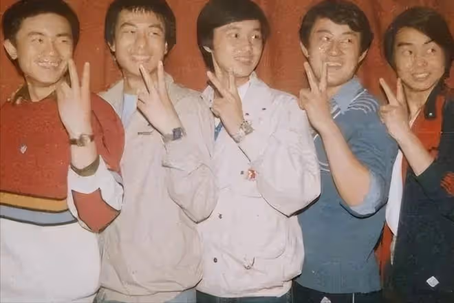 演員劉奕君：帶著兒子再婚，中年得女後，與兒子一起將她寵成公主