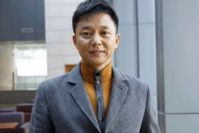 演員劉奕君:帶著兒子再婚,中年得女後,與兒子一起將她寵成公主