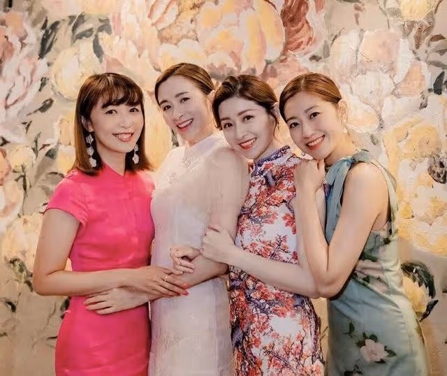 香港知名女星逆生長,皮膚像剝了殼的雞蛋,想為富商丈夫生四胎