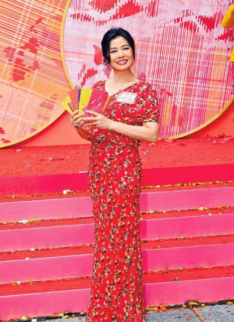 衣品差的中年女人,夏天常穿「這4件」衣服,最好不要買
