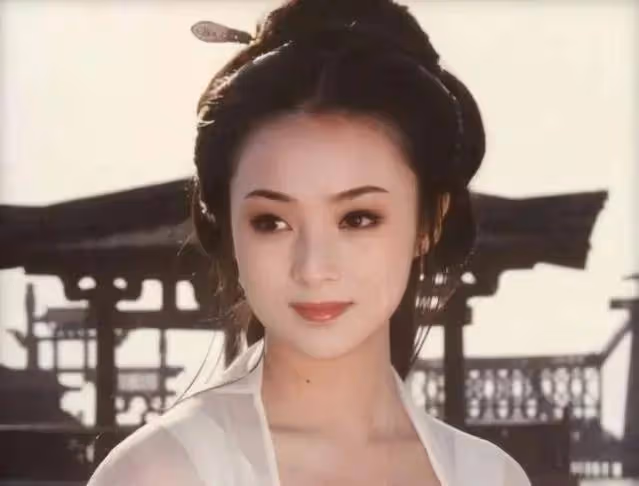 「最美西施」董智芝:30多歲為愛息影嫁圈外丈夫,如今她還好嗎?