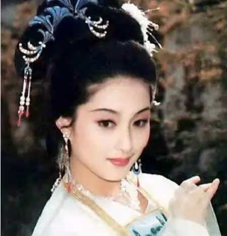 「最美西施」董智芝:30多歲為愛息影嫁圈外丈夫,如今她還好嗎?