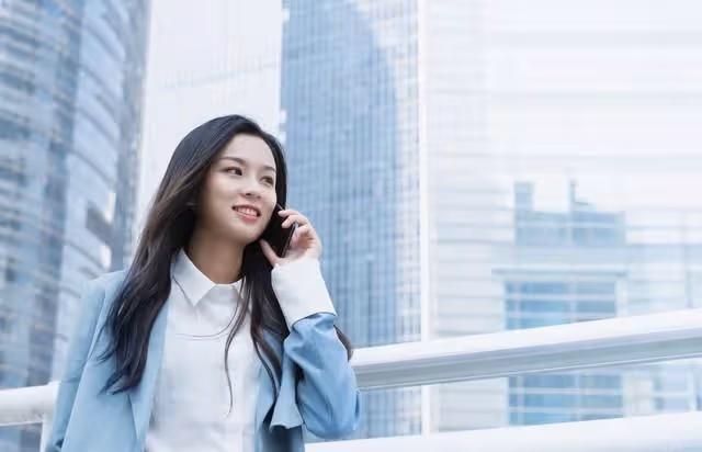 她工資15000，每月給婆婆2000，婆婆讓她把房給小叔子結婚