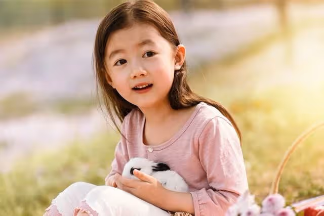 她工資15000，每月給婆婆2000，婆婆讓她把房給小叔子結婚