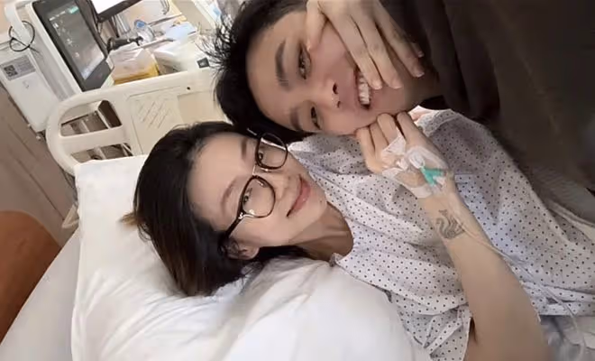 程曉玥曬滿月女兒萌照,胖豆豆學會抬頭,與媽媽小時候如複製粘貼