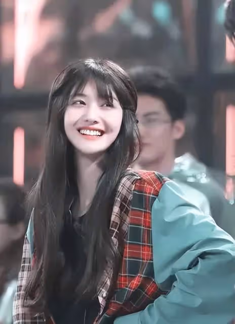 鄭爽最新近照曝光,狀態不佳身材發福,頭髮稀疏,體態如中年婦女
