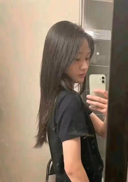 鄭爽最新近照曝光,狀態不佳身材發福,頭髮稀疏,體態如中年婦女