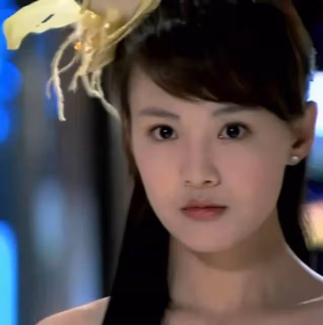 鄭爽最新近照曝光,狀態不佳身材發福,頭髮稀疏,體態如中年婦女