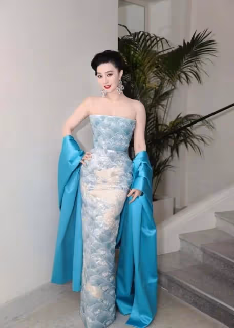 鎖姐的生猛坎城行:13天不分晝夜出入紅毯酒會,奉獻16套難忘華服