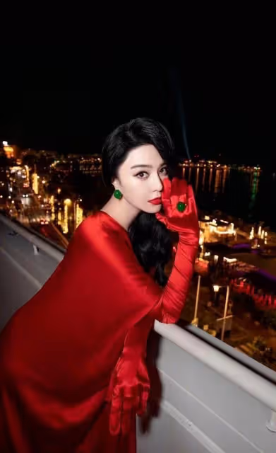 鎖姐的生猛坎城行:13天不分晝夜出入紅毯酒會,奉獻16套難忘華服