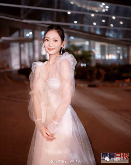 TVB力捧小花重現「芊芊」Look踩滑板！自爆背後有男人幫手練習：滿滿的愛