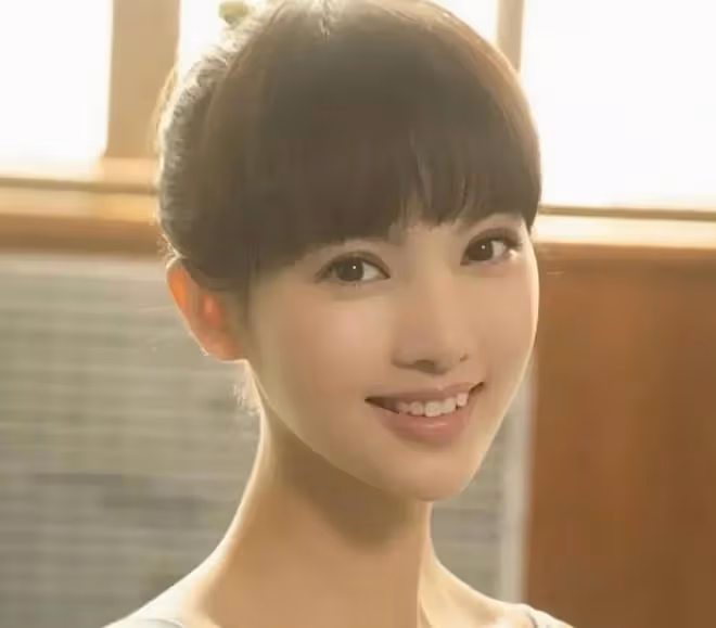 表面是精緻美人,實則是饅頭臉、歪鼻子,這些女星的臉太假了