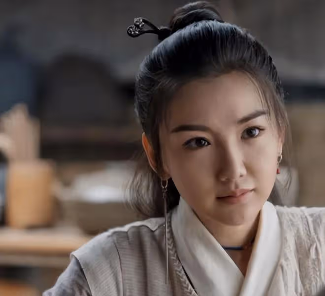 表面是精緻美人,實則是饅頭臉、歪鼻子,這些女星的臉太假了