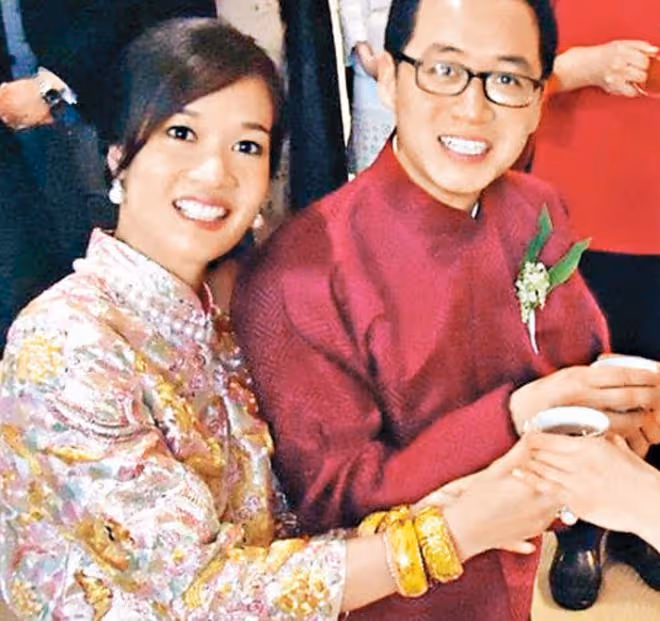 恭喜!43歲香港千億富三代誕下5胎,抱寶寶參加名流聚會穩站C位