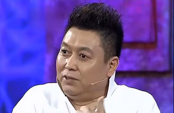 央視主持人王為念罕曬娃!小孫子登T台走秀超有范,五官太像爺爺
