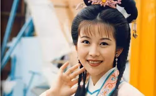 甄嬛傳「惡毒皇后」蔡少芬:46歲生三胎,與張晉結婚13年恩愛至今