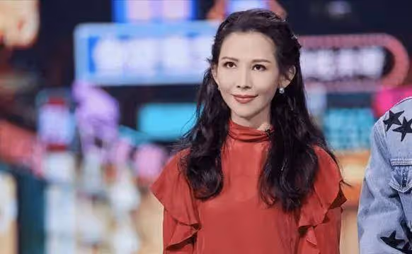 甄嬛傳「惡毒皇后」蔡少芬:46歲生三胎,與張晉結婚13年恩愛至今