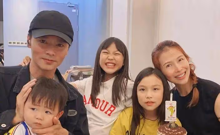 甄嬛傳「惡毒皇后」蔡少芬：46歲生三胎，與張晉結婚13年恩愛至今