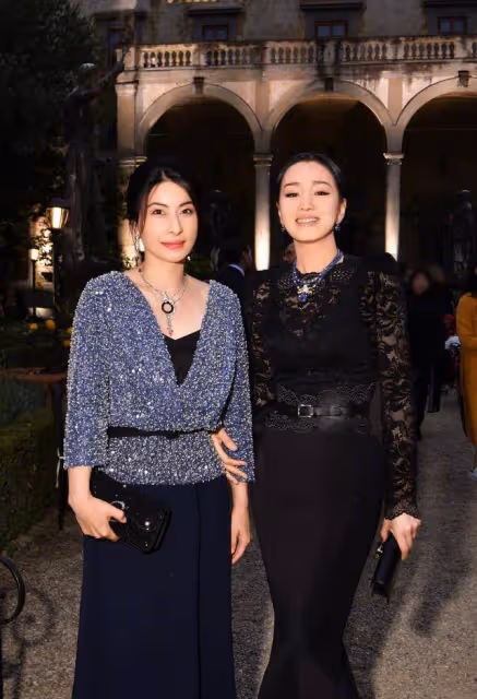 郭晶晶和鞏俐的「雙皇」合照引熱議！郭晶晶冠軍的光環為霍家發熱