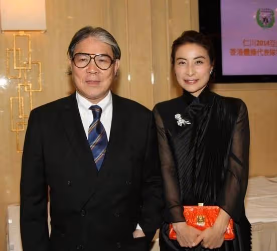郭晶晶和鞏俐的「雙皇」合照引熱議！郭晶晶冠軍的光環為霍家發熱