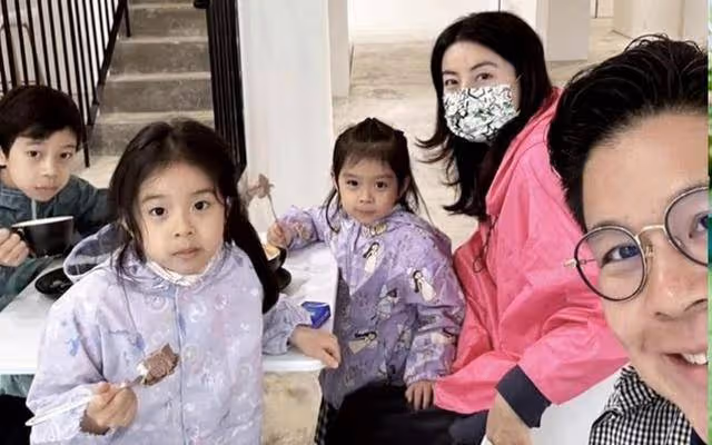 郭晶晶和鞏俐的「雙皇」合照引熱議！郭晶晶冠軍的光環為霍家發熱
