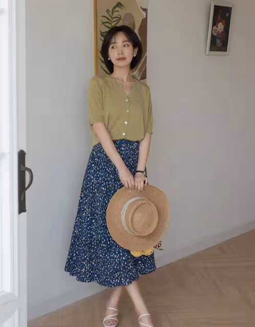 夏天,穿涼鞋就得搭「裙子」!今年這樣穿,優雅高級,演繹輕熟風