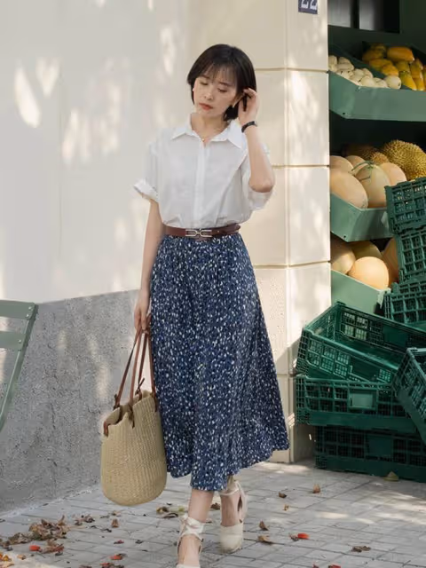 夏天,穿涼鞋就得搭「裙子」!今年這樣穿,優雅高級,演繹輕熟風
