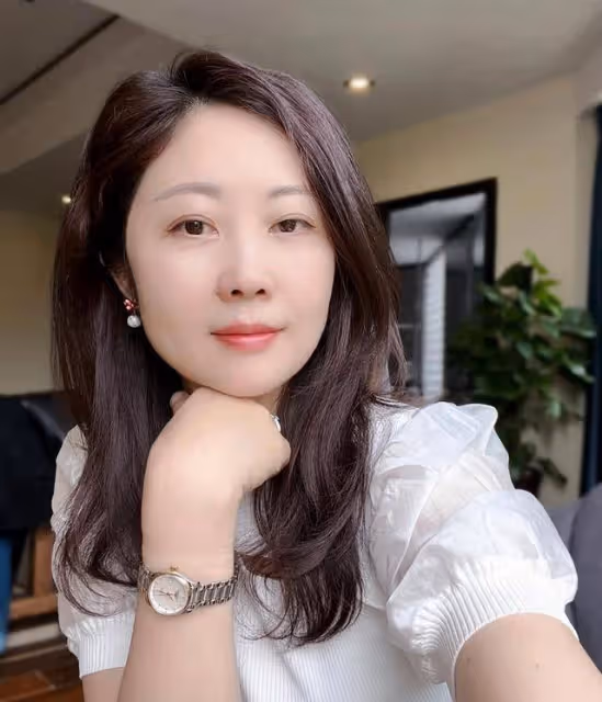40歲女人沒必要追求「減齡」,這幾方面提升,才是散發魅力的重點