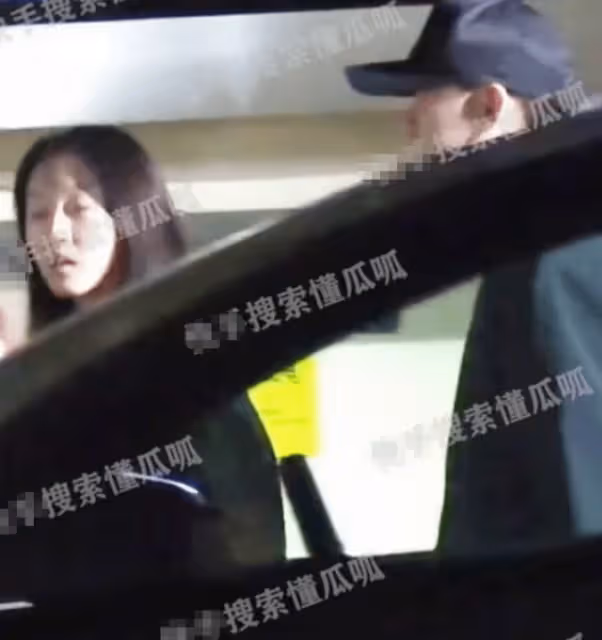「音樂鬼才」戀情揭曉,新歡側顏神似前任爽妹子,甜蜜拍拖已同居