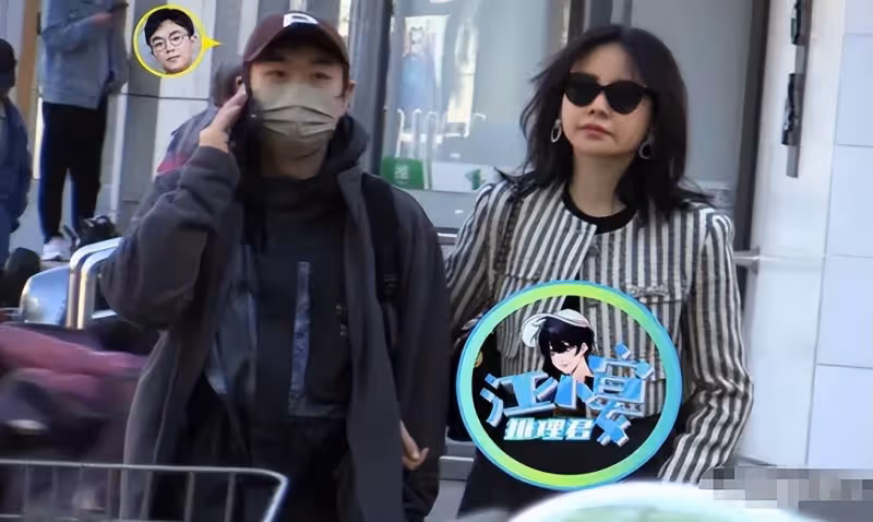 大鵬攜現任妻子逛街秀恩愛,牽手摟腰超甜蜜,女方正臉曝光顯老態