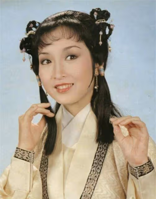 與趙雅芝齊名,曾被騙跟張國榮拍「時尚片」,丈夫也是當紅演員!