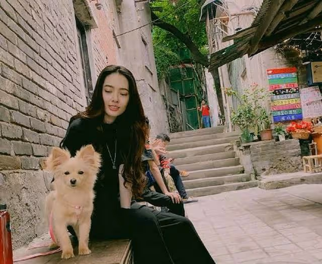 郭碧婷兒女雙全後放飛自我!素顏跟向太帶女兒出遊,女兒好漂亮啊