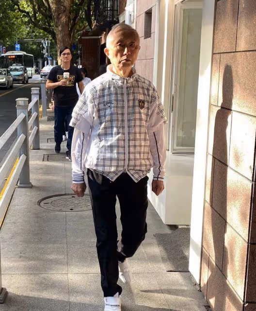被「上海爺爺」圈粉了:不穿老年裝,愛戴帽子,帥得自然不做作