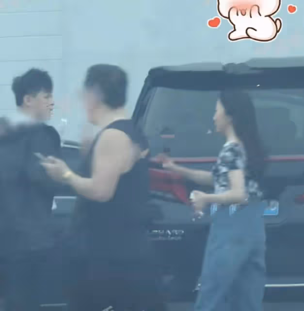 胡彥斌疑與助理談戀愛,女生正臉曝光,兩人吃飯約會連續多日同回家