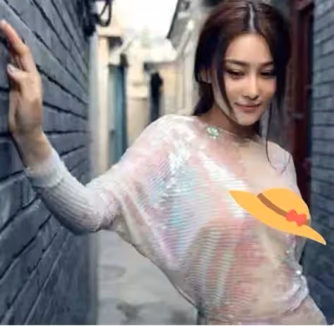 真空上陣的女明星,是媚俗還是艷壓全場?為博出位也是夠拼了,為她們的敬業點贊,沒有她們的世界是多麼無聊!