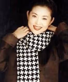 61歲倪萍為兒子「傾家蕩產」,隱瞞女兒從不提起,原來另有苦衷