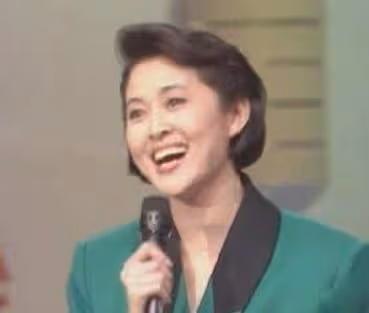 61歲倪萍為兒子「傾家蕩產」,隱瞞女兒從不提起,原來另有苦衷
