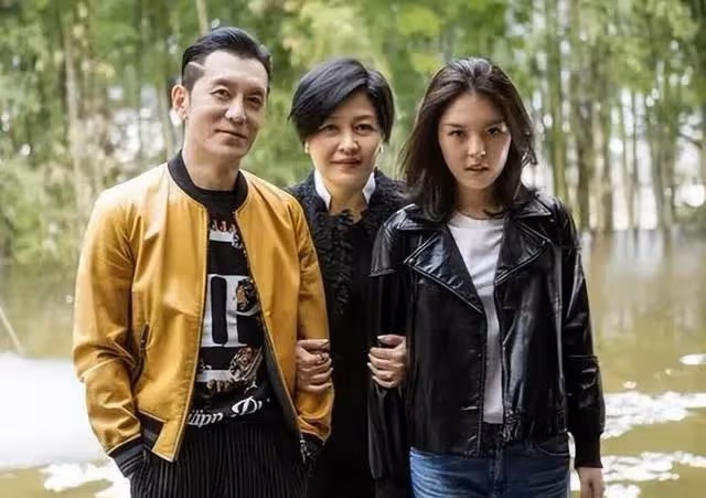 哈文:時隔五年風光回國,多年謎團終解開,李詠卻長眠於異國他鄉