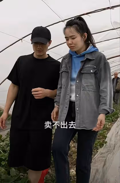 嘎子:下鄉助農直播,要坐頭等艙機場拉橫幅歡迎,網友說鋪張浪費