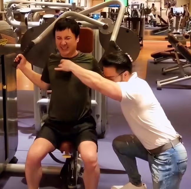 曝沈騰病情惡化!活動中睡著,張譯吳京一臉擔憂,背後原因太現實