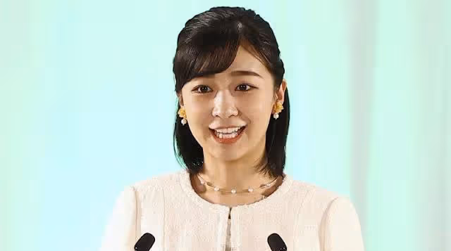 日本愛子公主出席音樂會!穿綠西裝將頭髮盤起真顯老,像翻版雅子