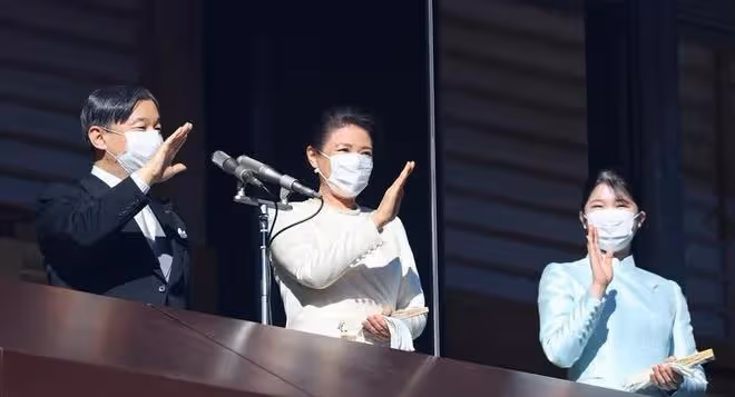 日本愛子公主出席音樂會!穿綠西裝將頭髮盤起真顯老,像翻版雅子