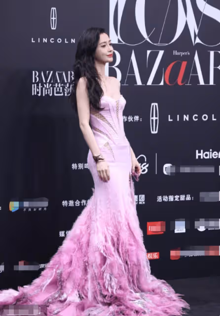 芭莎夜85花殺瘋了!趙麗穎氣場全開楊紫臉像蠟像熱巴異域風