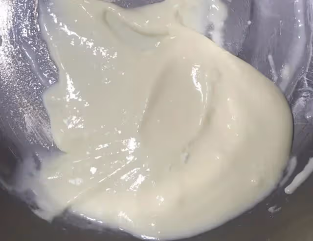 2個蛋清,1盒酸奶,教你做好吃的零食,咬一口嘎嘣脆,入口即化