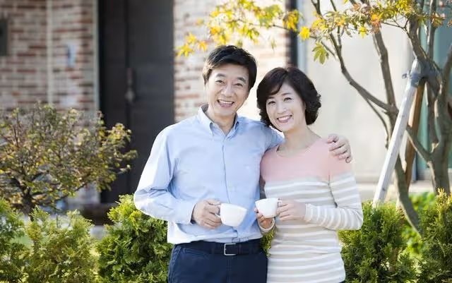 岳父過世後,岳母要求我養10歲的小舅子,我選擇結束20年的婚姻