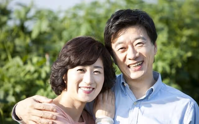 岳父過世後,岳母要求我養10歲的小舅子,我選擇結束20年的婚姻